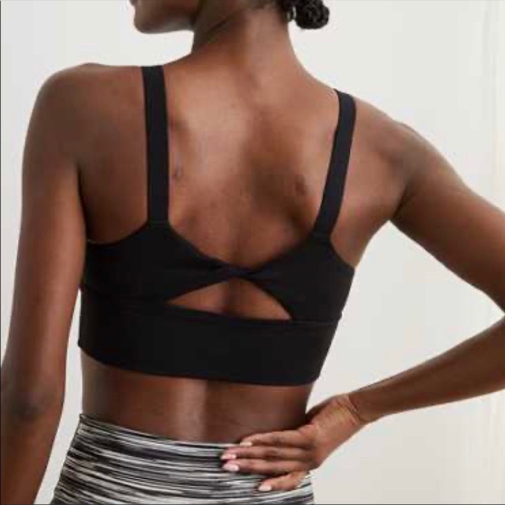 Aerie Real me twist back sports bra